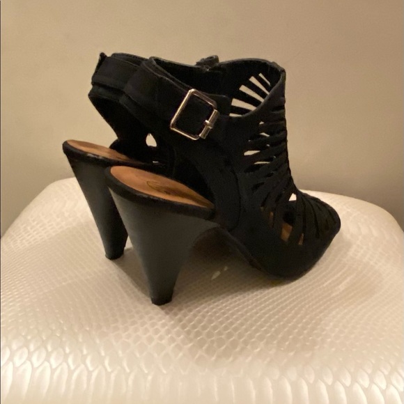 Black Peep Toe Heels - Picture 3 of 3